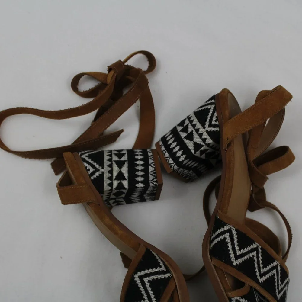 Bettye Muller Tan & Black Tie Up Sandals Shoes - Picture 10 of 16